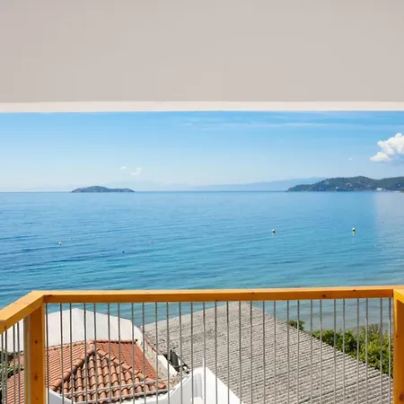 Megali Ammos House Aparthotel 4*