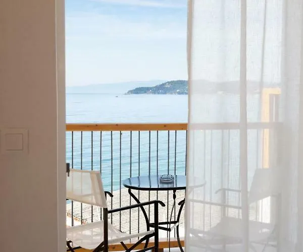 Megali Ammos House Aparthotel 4*